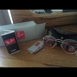 New aviator ray bans... Gold with pink lenses